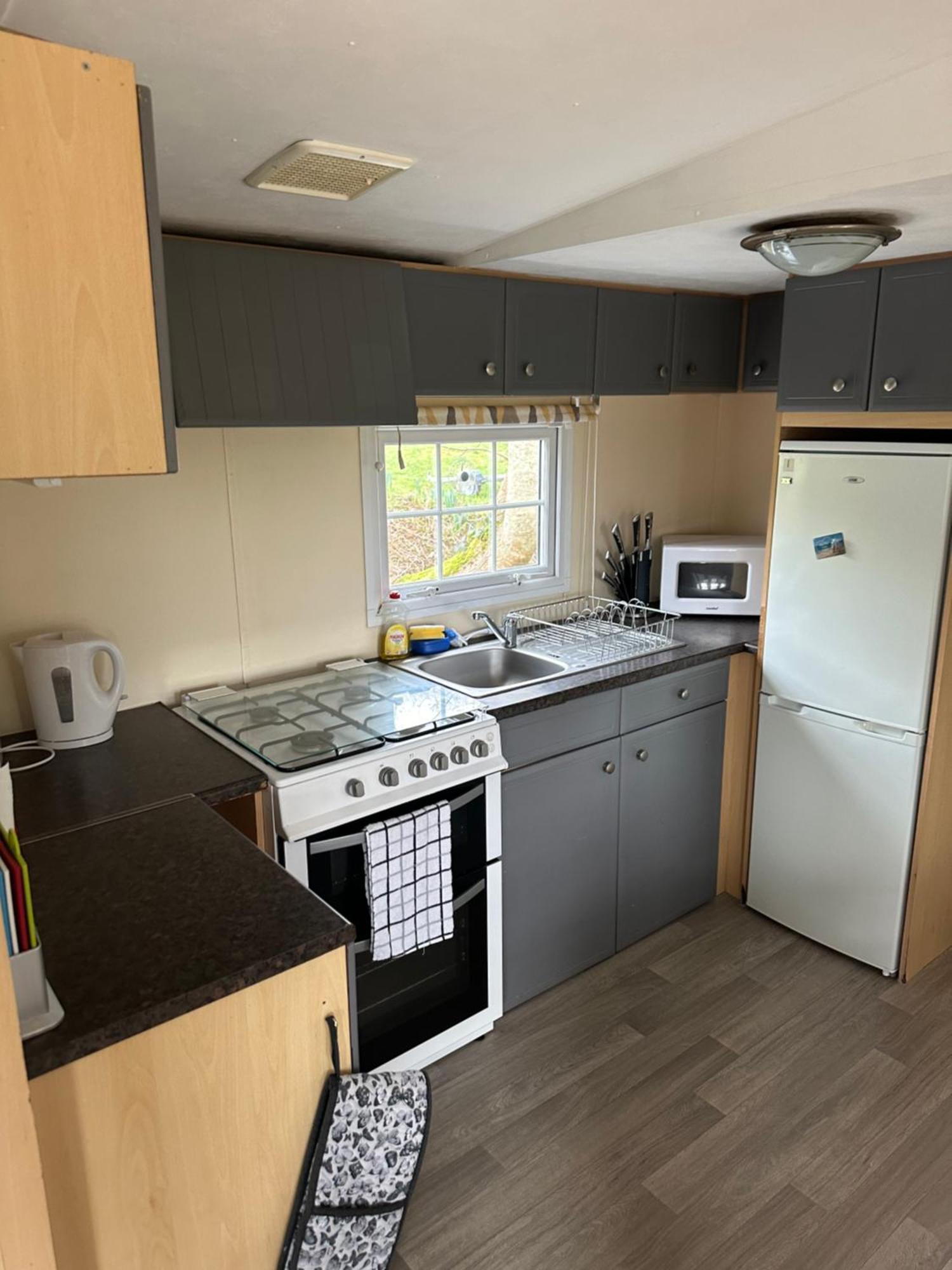 Static Mobile Home Set In Our 20 Acres Of Farmland Horspath Exterior photo